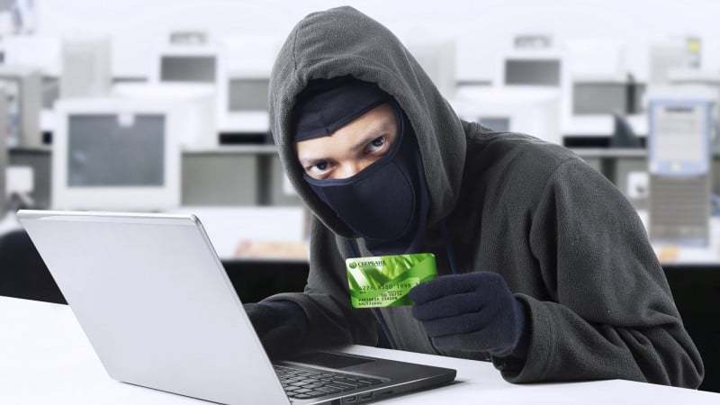 Как мошенники снимают деньги с карт?